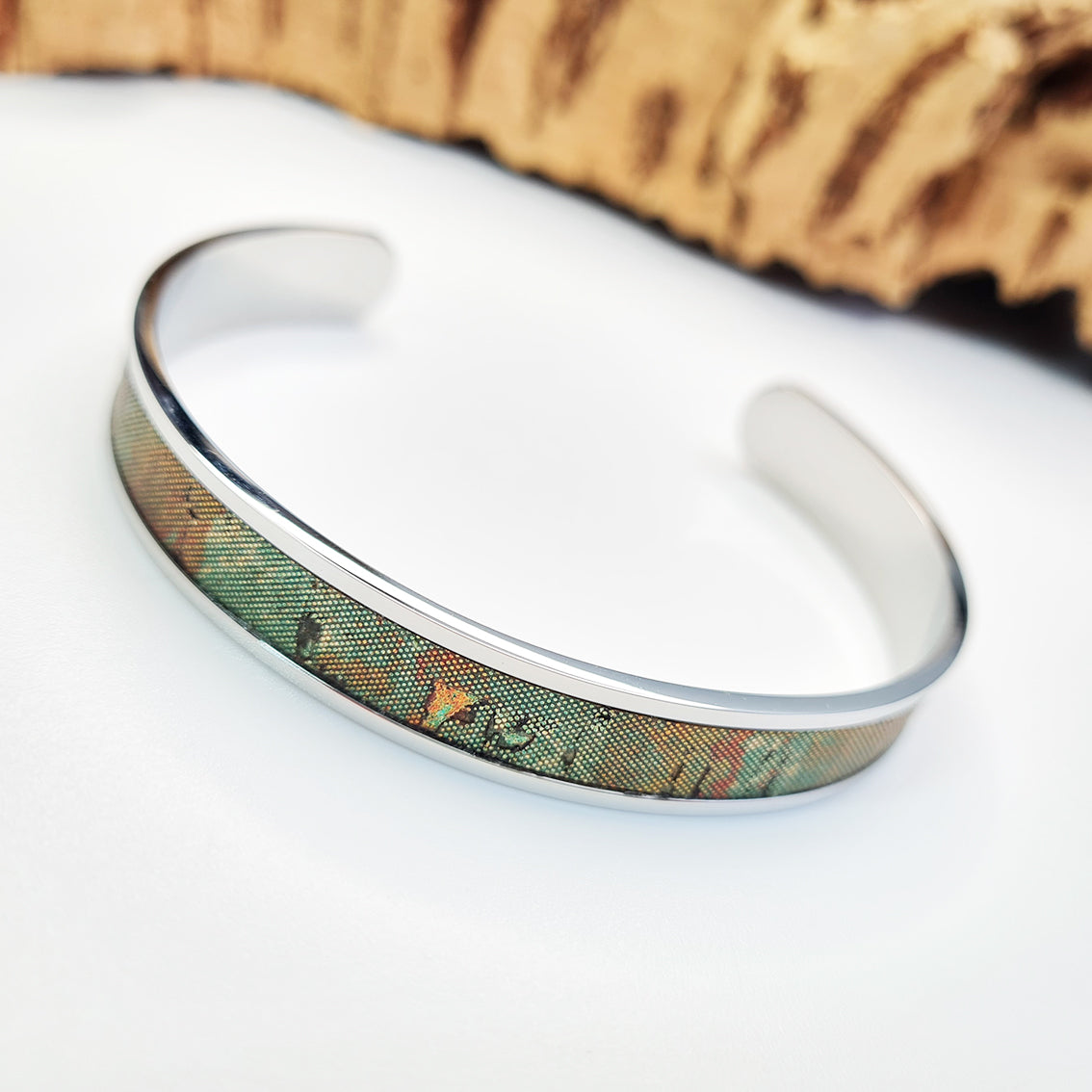 Fabrikk Eco Cork Bangle | Green Oil Slick