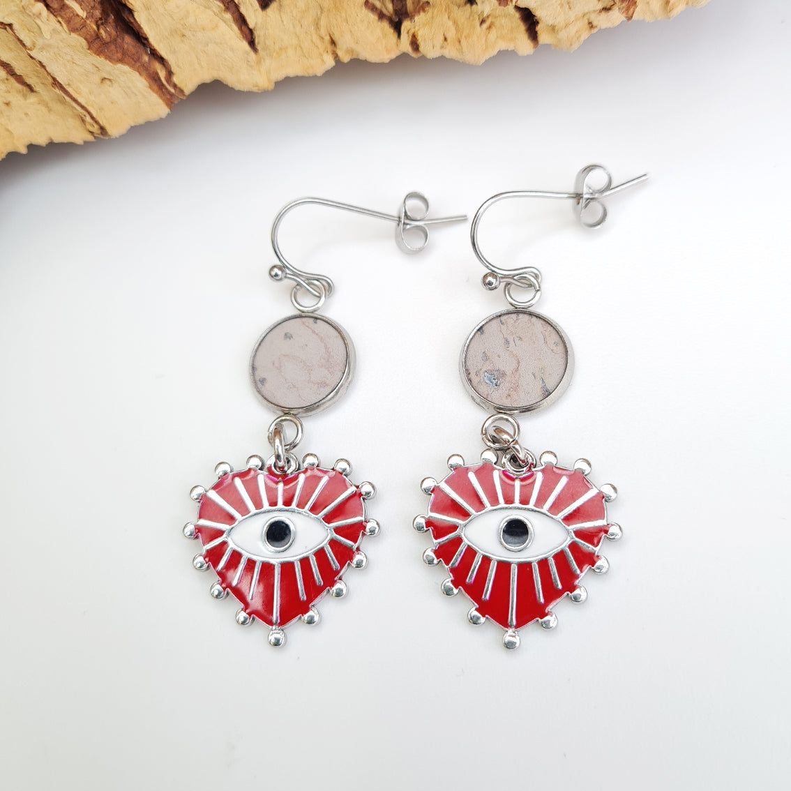 Fabrikk Red Eye Love | Pendant Earrings | Eco Cork | Grey