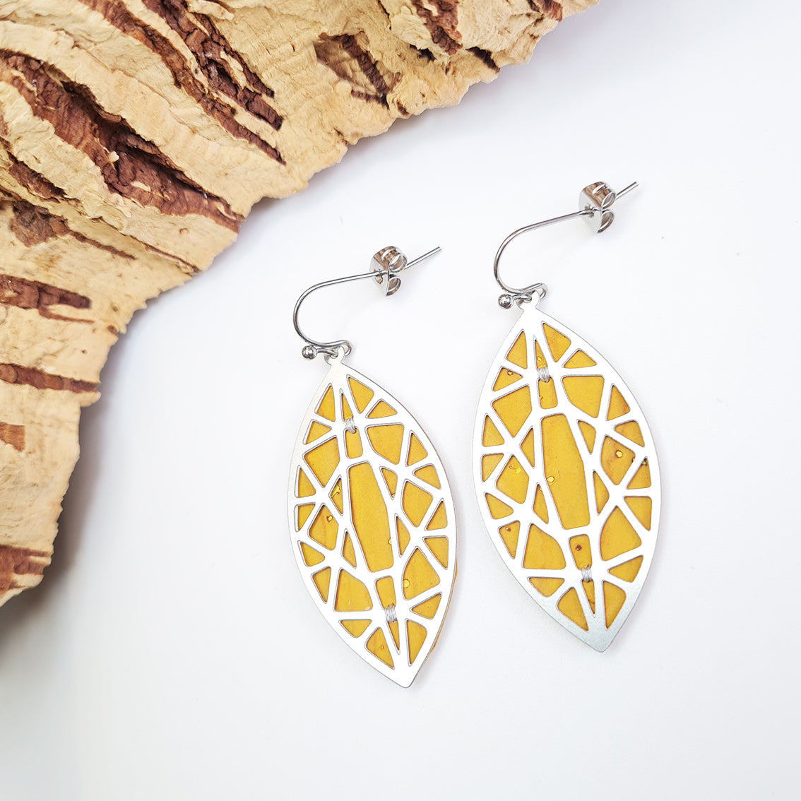 Fabrikk Geo Drop Mellow Mustard Laser-cut Earrings | Eco Cork