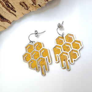 Fabrikk Honeycomb Drip Laser-cut Earrings | Eco Cork