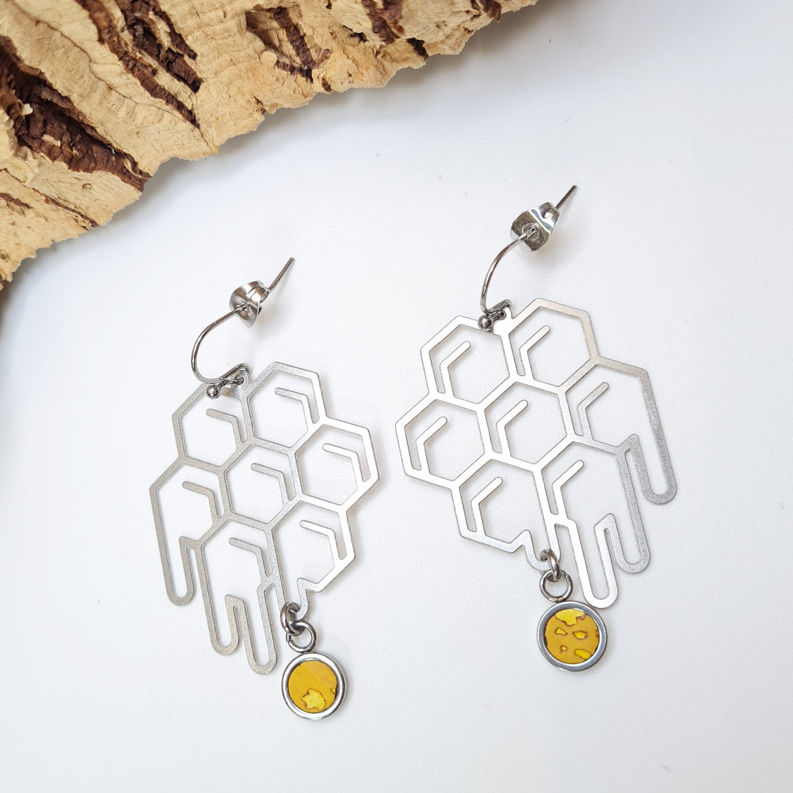 Fabrikk Honeycomb Drip Drop Laser-cut Earrings | Eco Cork