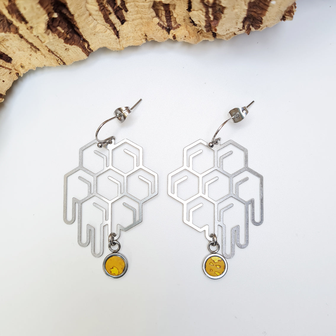 Fabrikk Honeycomb Drip Drop Laser-cut Earrings | Eco Cork