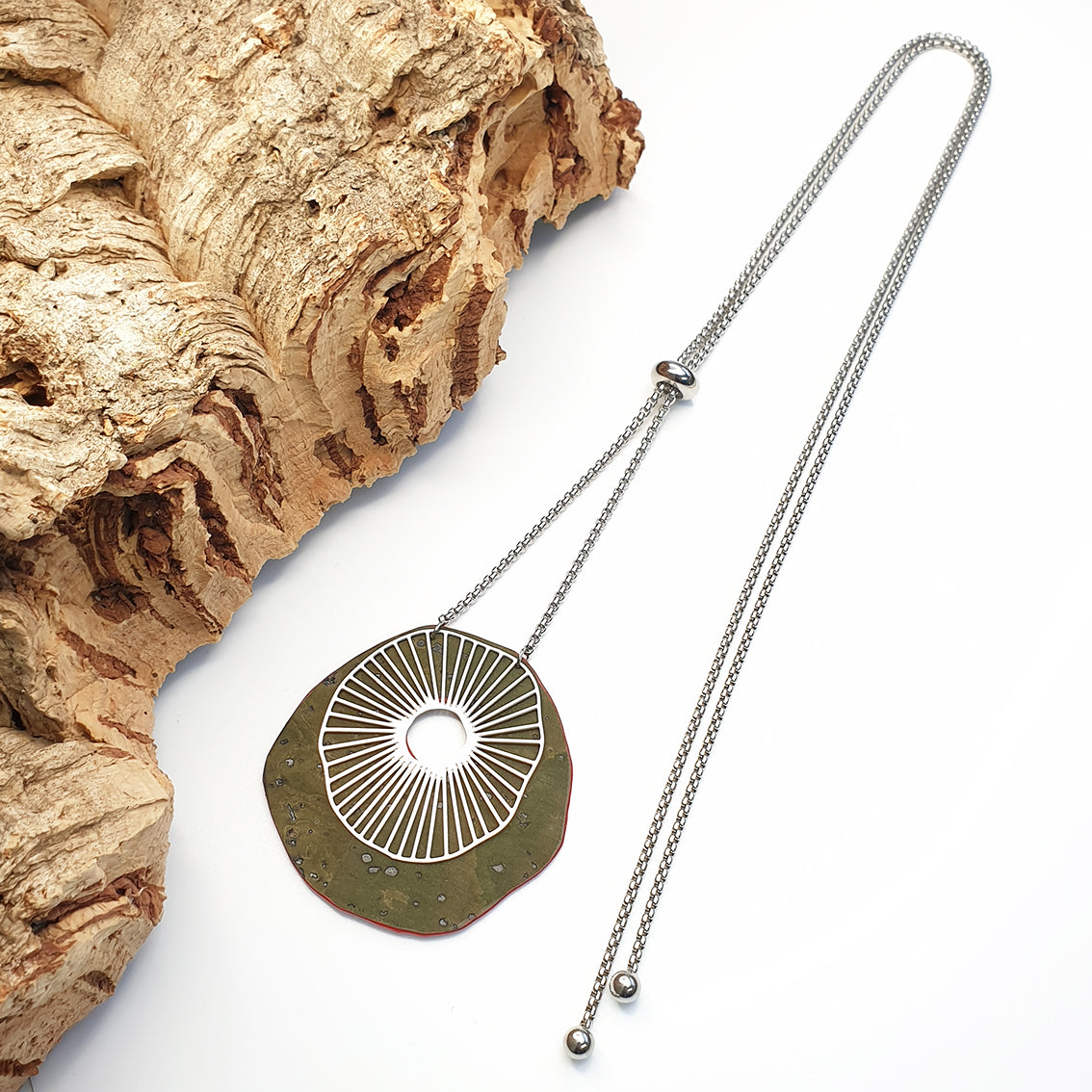 Fabrikk Split Atom Laser Cut Necklace Army Green Vegan